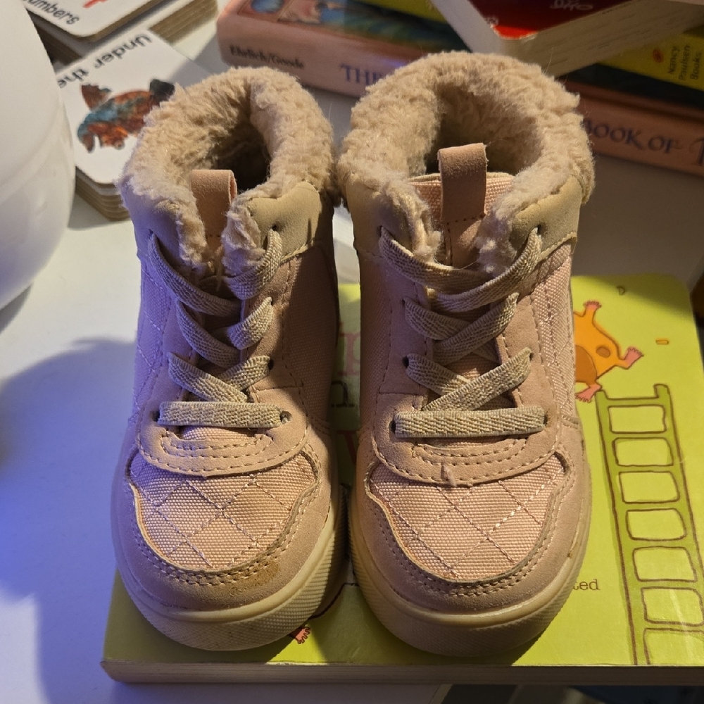 Girls' Oshkosh B'Gosh Toddler Boots Size 5M
